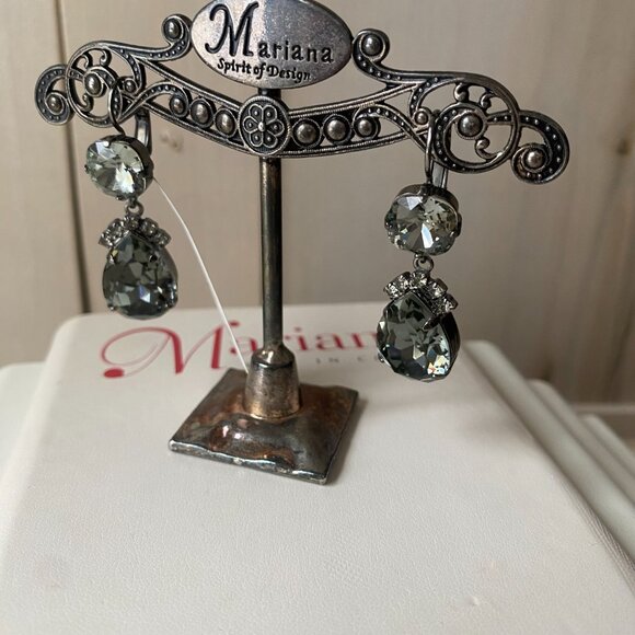 NWT Mariana Swarovski Crystal Smokey Gray Teardrop faceted drama Dangle Earrings - Picture 4 of 12